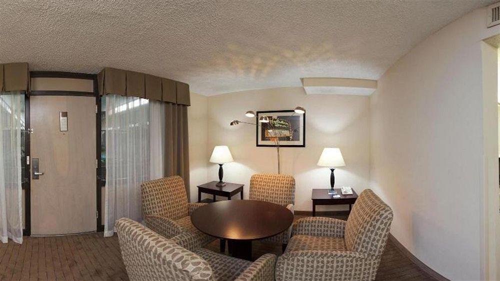 Holiday Inn Express Little Rock-Airport By Ihg Eksteriør bilde